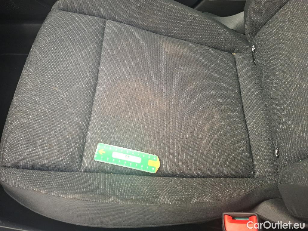  Volkswagen  Golf  VOLKSWAGEN / 2020 / 5P / Berline 1.0 eTSI OPF 110 DSG7 Life Business 1st #34