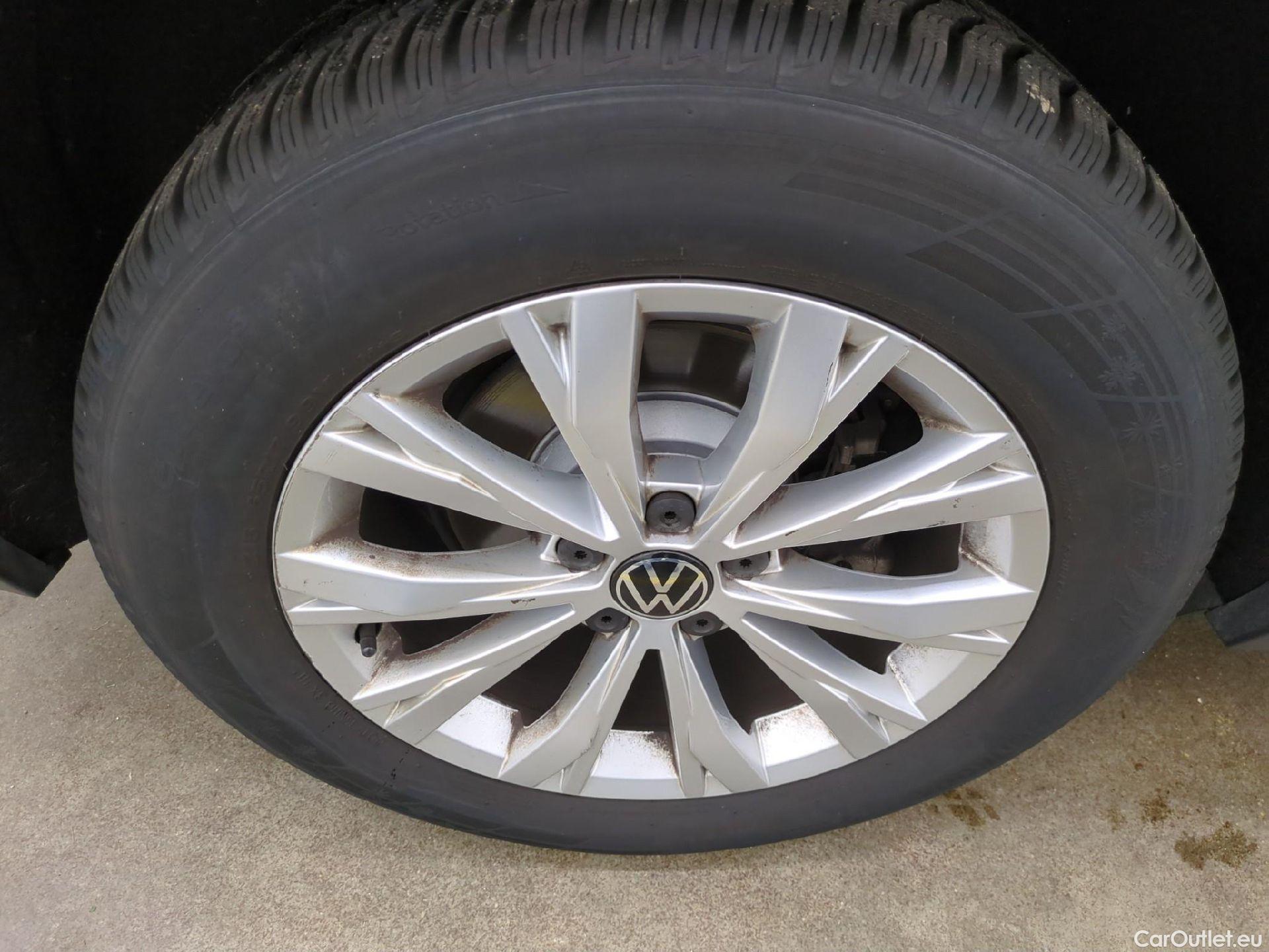  Volkswagen  Tiguan VOLKSWAGEN  / 2020 / 5P / SUV 2.0 TDI 150 DSG7 LIFE PLUS #6