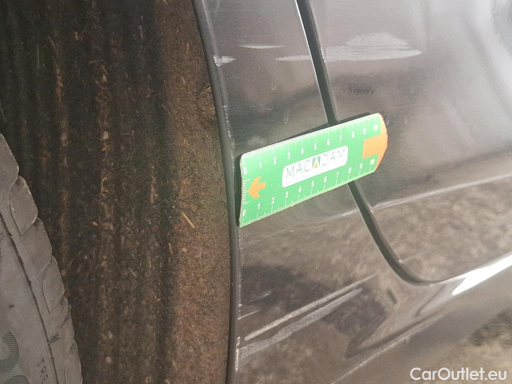  Volkswagen  Golf  VOLKSWAGEN / 2020 / 5P / Berline 1.0 eTSI OPF 110 DSG7 Life Business 1st #3