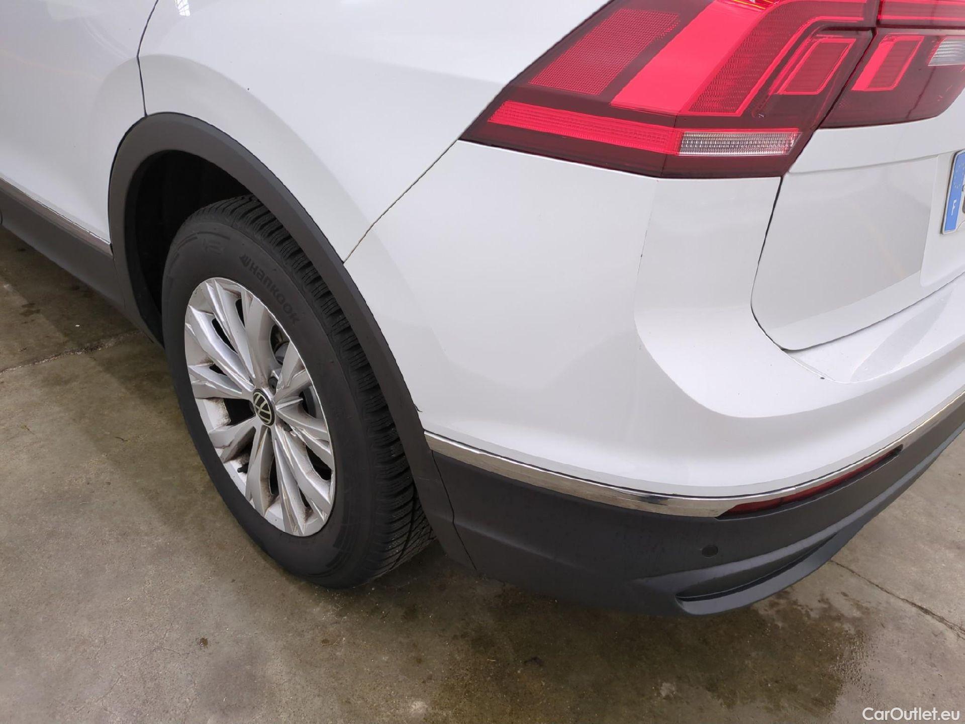  Volkswagen  Tiguan VOLKSWAGEN  / 2020 / 5P / SUV 2.0 TDI 150 DSG7 LIFE PLUS #22