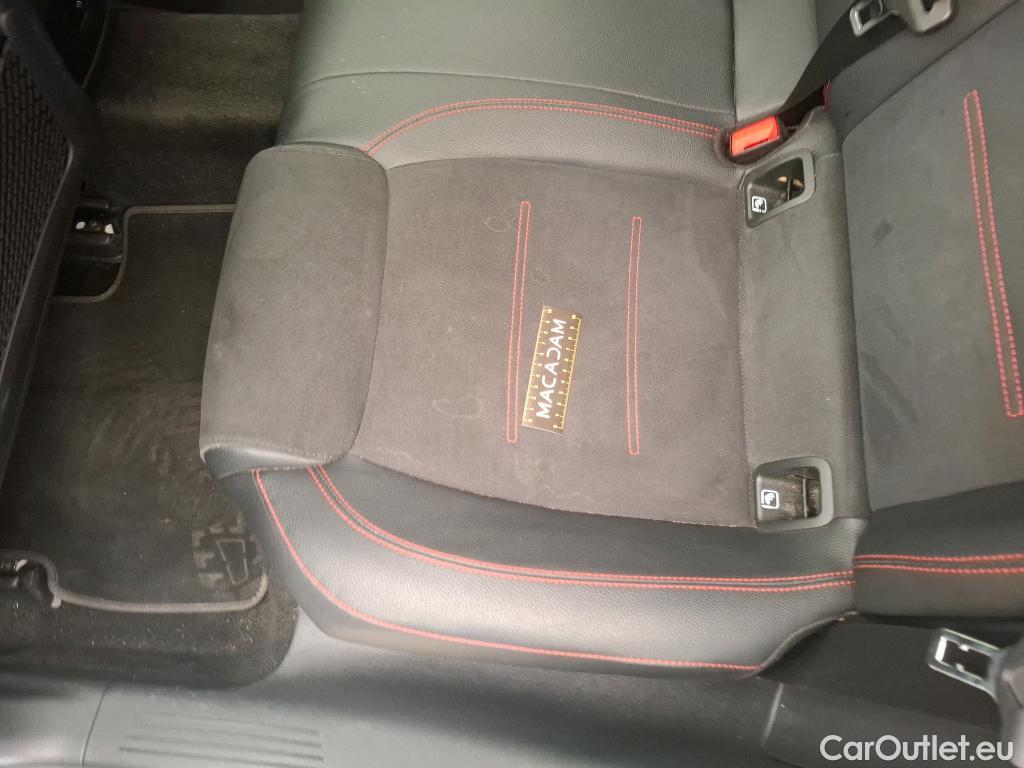 Mercedes  A-Klasse MERCEDES-BENZ Classe A Compact / 2018 / 5P / Berline A 200 AMG Line 7G-DCT #23