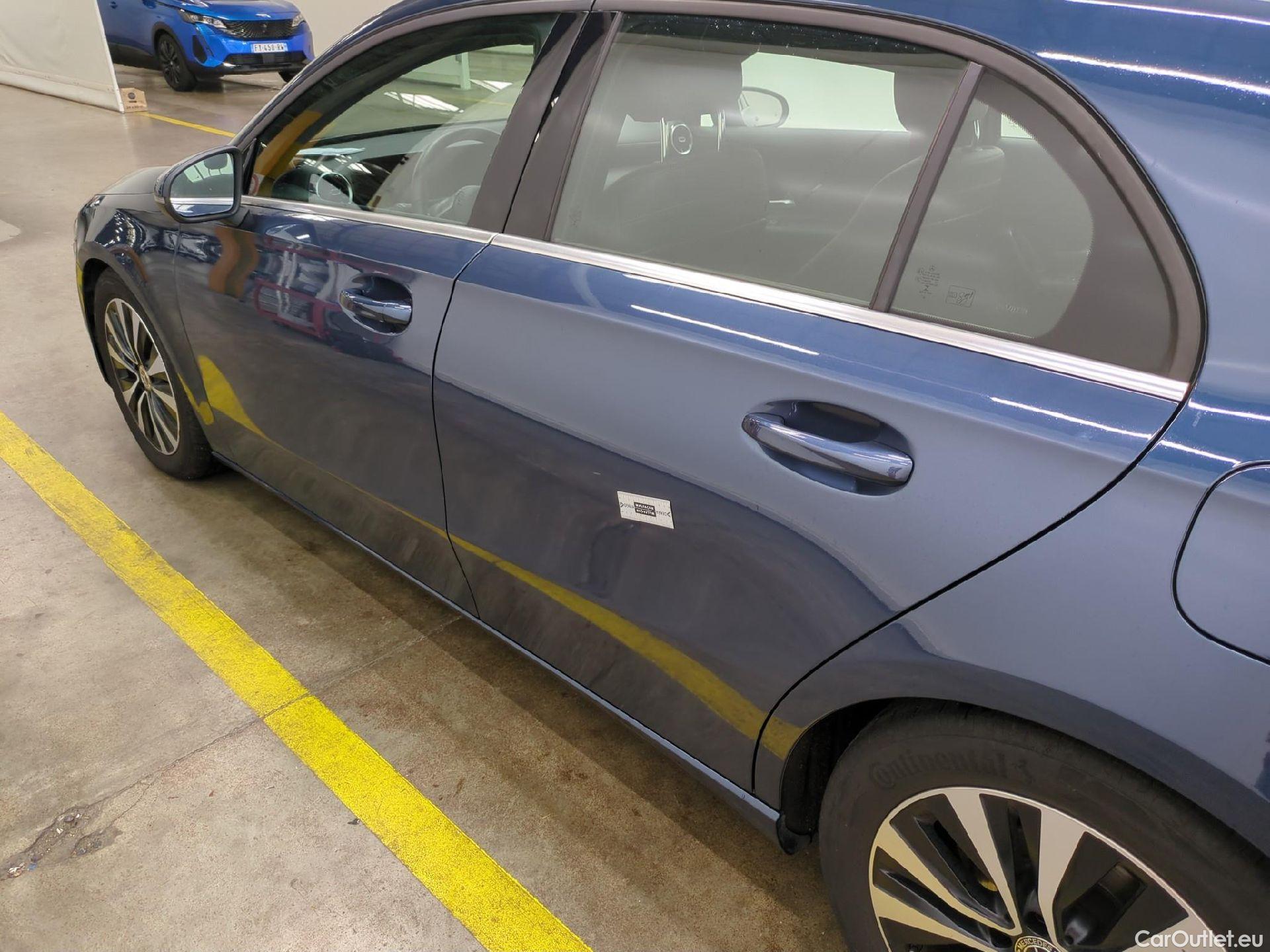  Mercedes  A-Klasse MERCEDES-BENZ Classe A Compact / 2018 / 5P / Berline A 180 d Business Line #24
