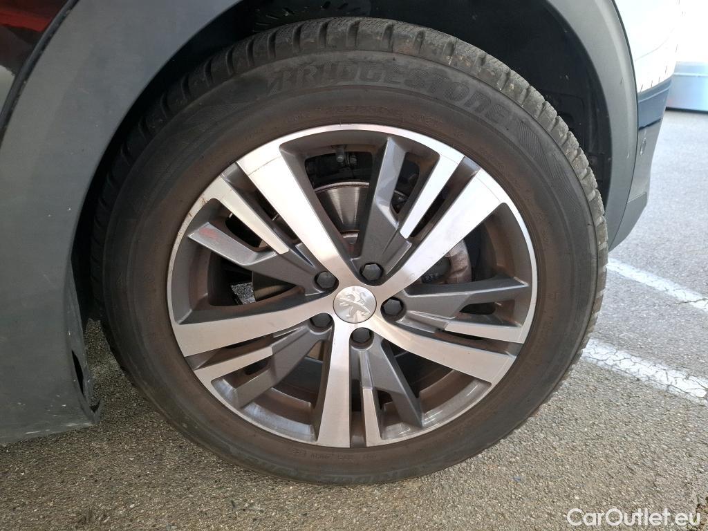  Peugeot  3008  Allure 1.5 HDi 130CV BVA8 E6d #64