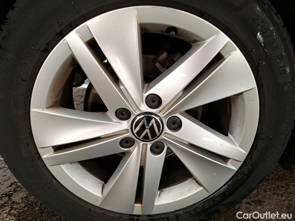  Volkswagen  Golf  VIII Berline Life Plus 1.0 TSI 110CV BVM6 E6d #25