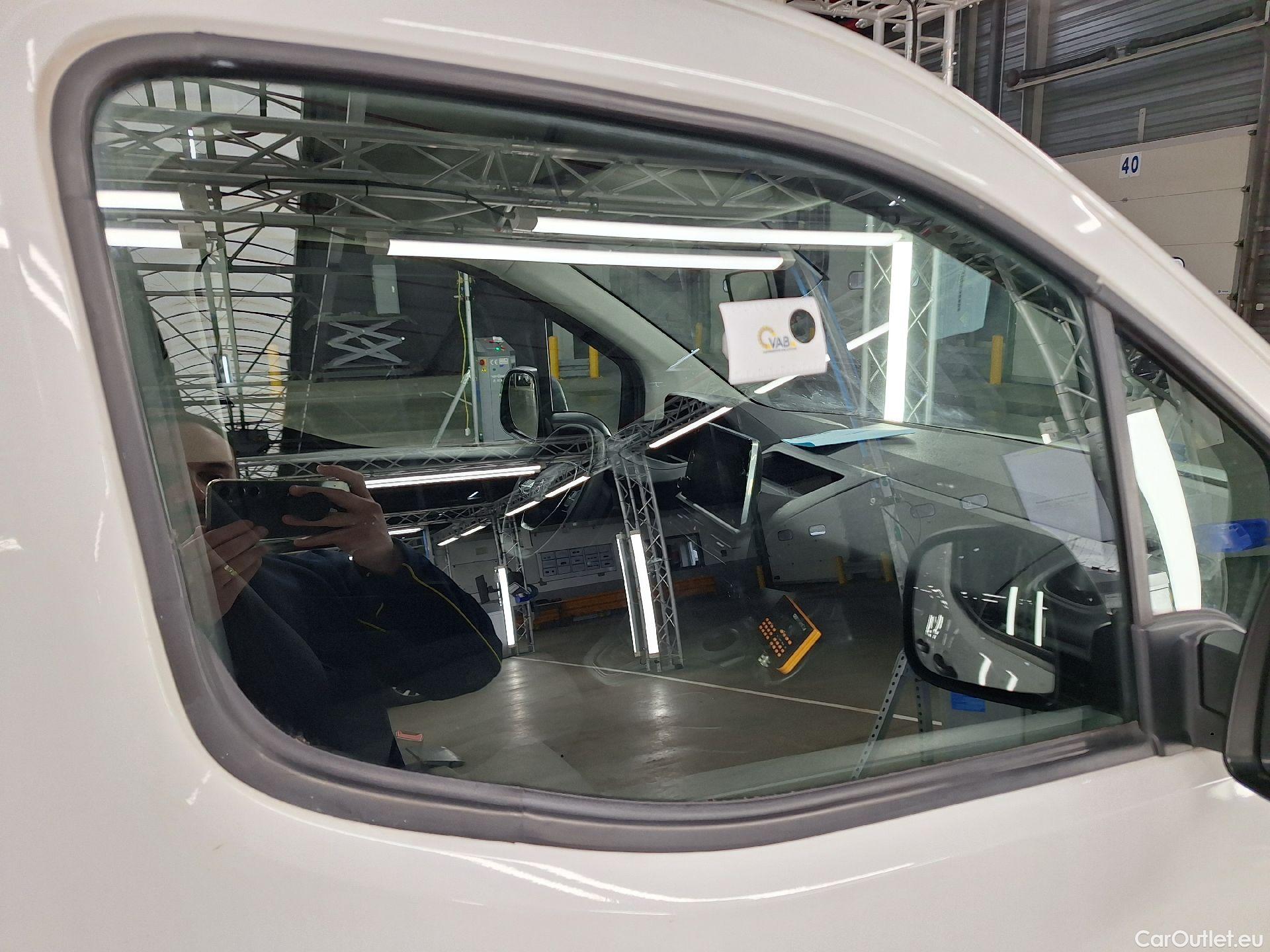  Peugeot  Partner Peugeot, _ '18, Peugeot  1.5 BHDi L1 Light 75kW s/s Premium #28