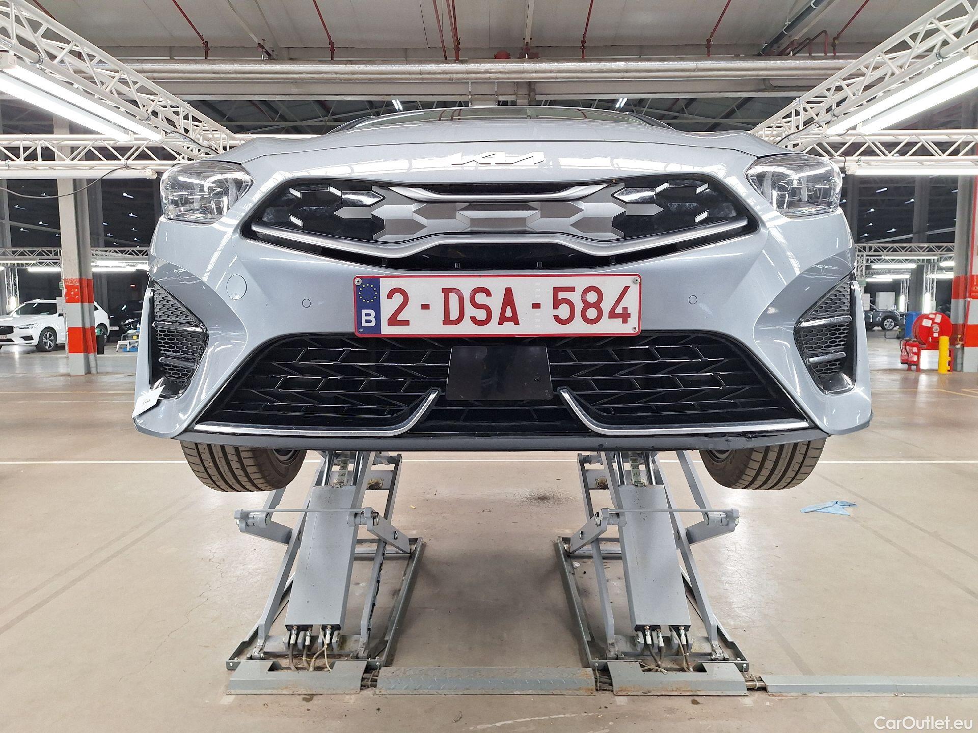  KIA  Cee'd Kia, Ceed SW FL'21 PHEV, KIA  Sportswagon Business Line 1.6 GDi PHEV D #17