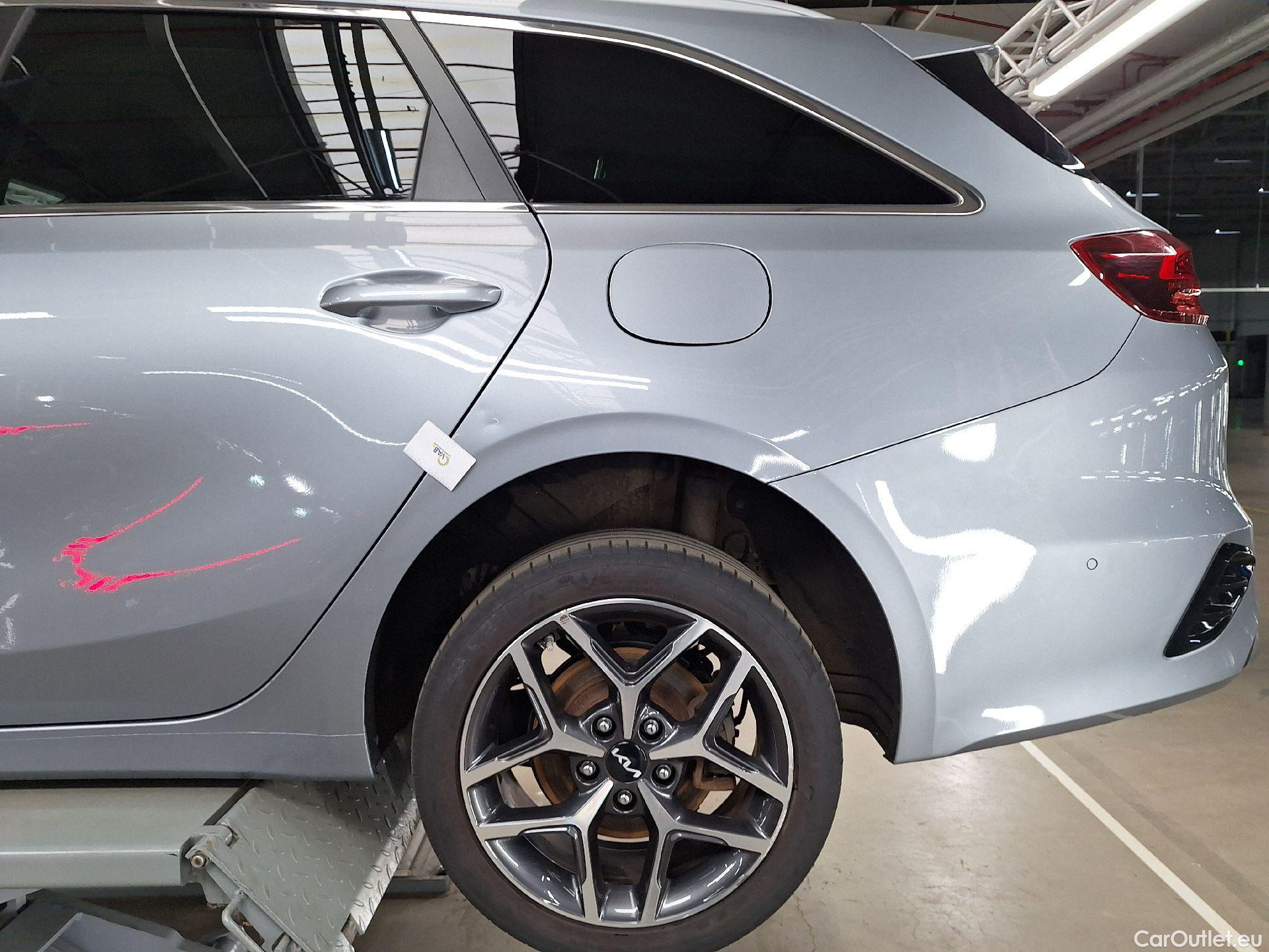  KIA  Cee'd Kia, Ceed SW FL'21 PHEV, KIA  Sportswagon Business Line 1.6 GDi PHEV D #9