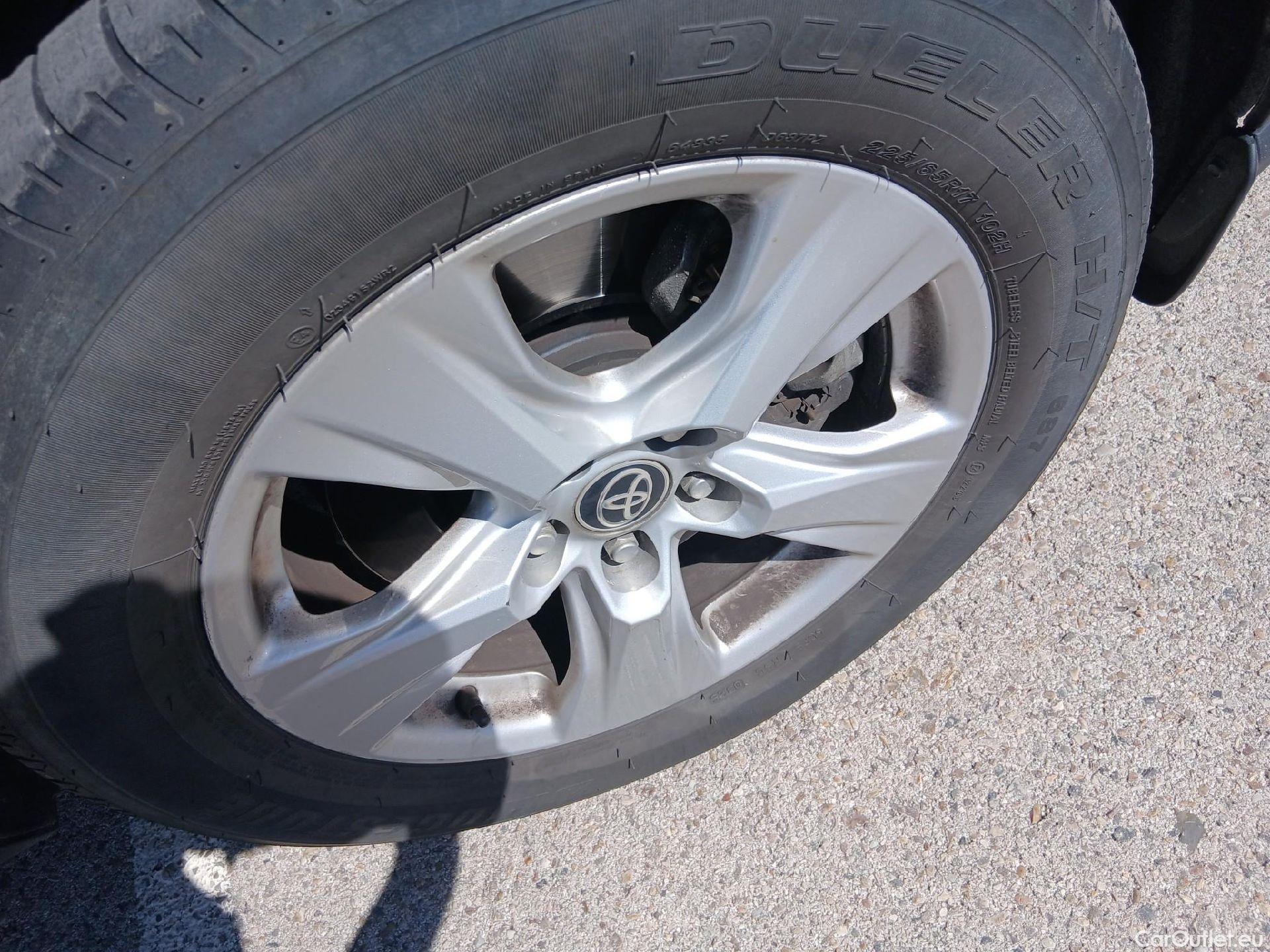  Toyota  RAV4 TOYOTA  / 2018 / 5P / todoterreno 2.5l 220H Business #47