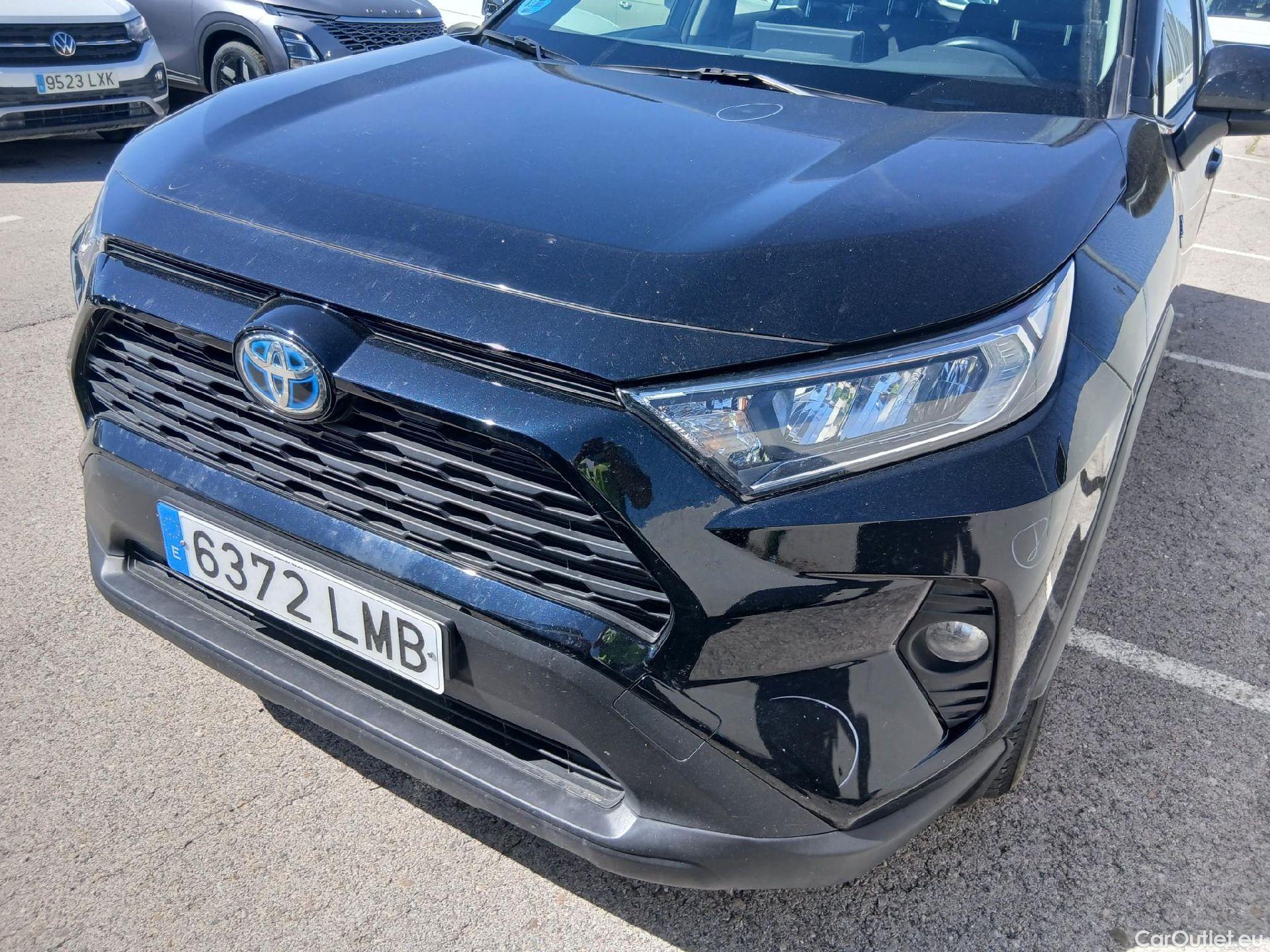  Toyota  RAV4 TOYOTA  / 2018 / 5P / todoterreno 2.5l 220H Business #8