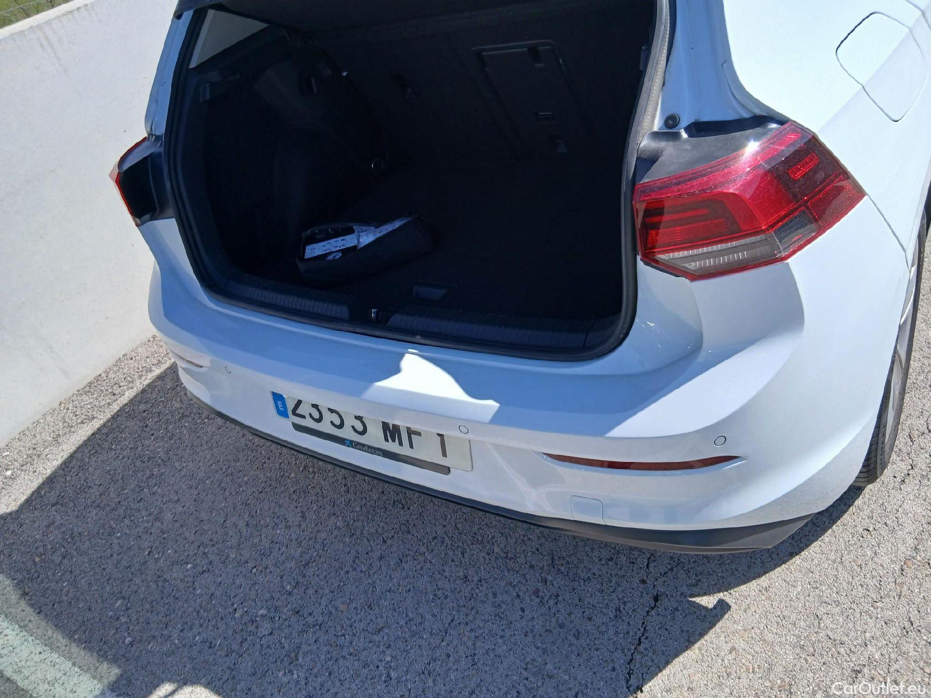  Volkswagen  Golf  VOLKSWAGEN / 5P / Life 1.0 eTSI 110 CV DSG #18