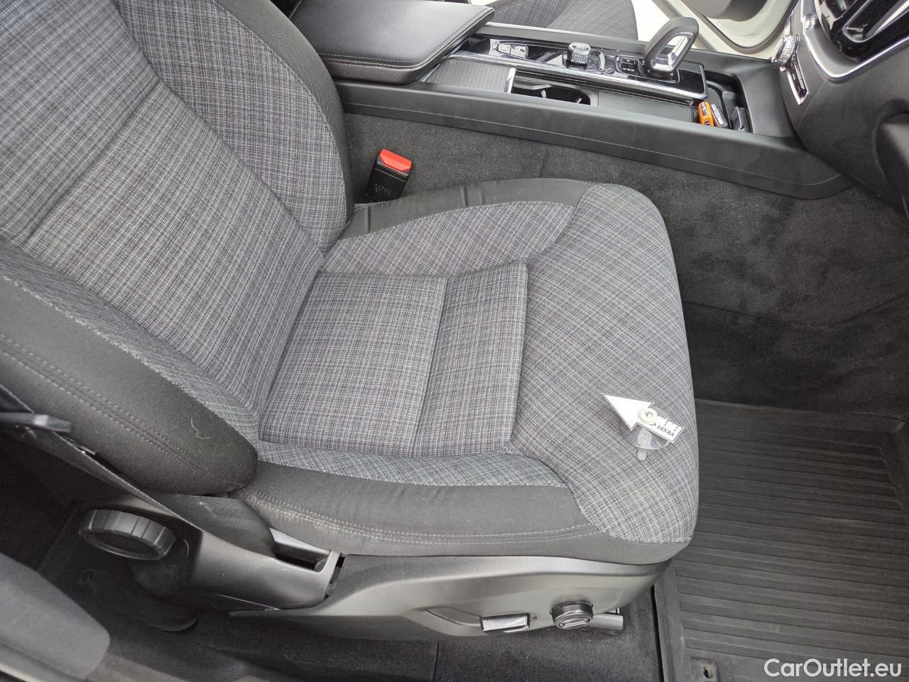  Volvo  XC60 2.0 B4 D 197CP Momentum Pro AT8 AWD #50