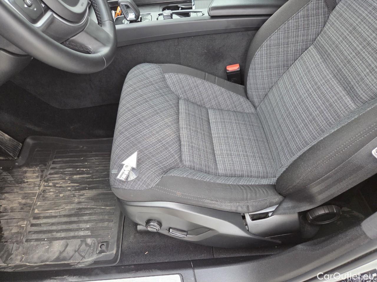  Volvo  XC60 2.0 B4 D 197CP Momentum Pro AT8 AWD #48