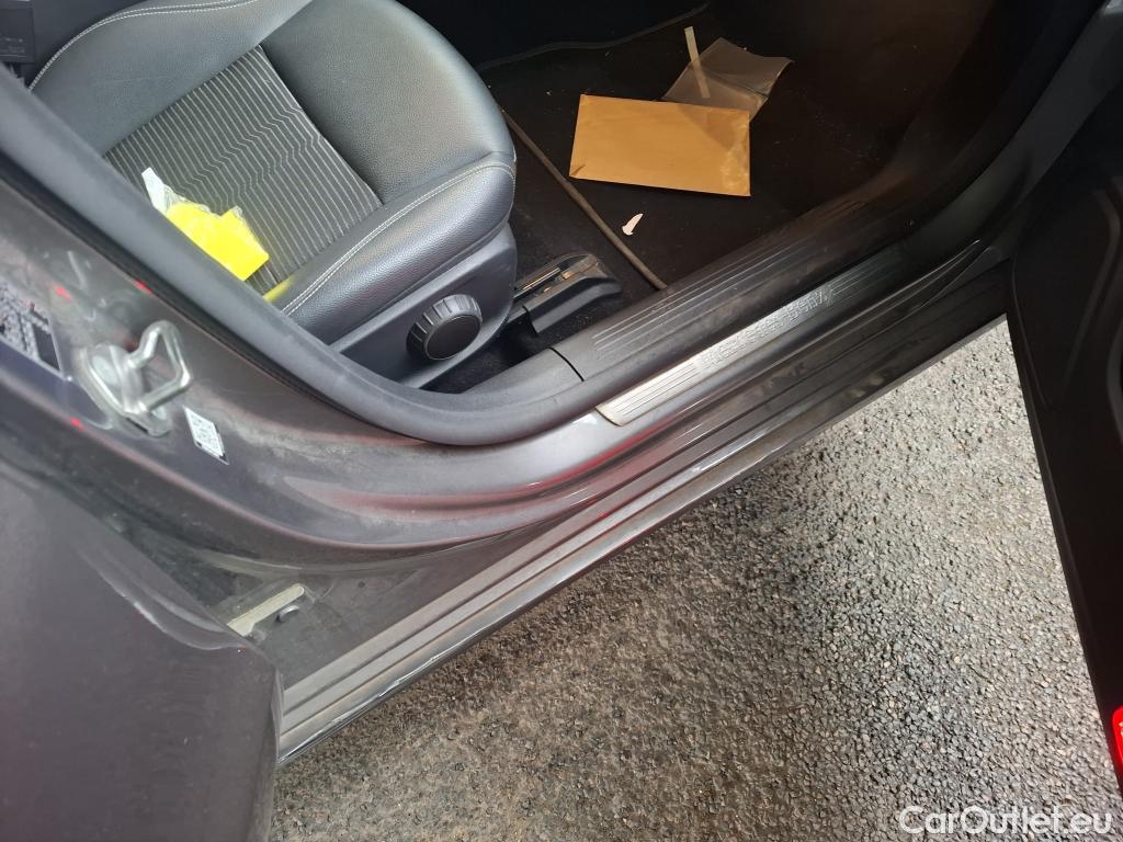  Mercedes  CLA-Klasse MERCEDES-BENZ CLA Coupe / 2019 / 4P / Coupé CLA 200 d Business Line BA8 #51