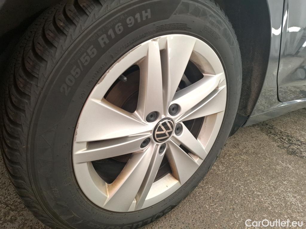  Volkswagen  Golf  VOLKSWAGEN / 2020 / 5P / Berline 1.0 eTSI OPF 110 DSG7 Life Business #16