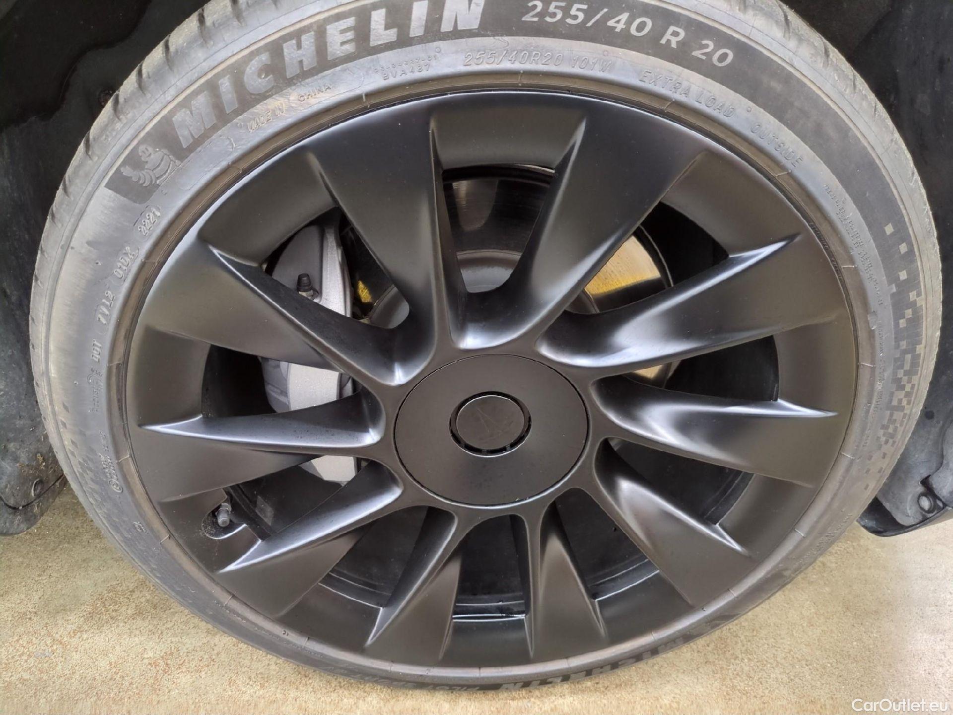  Tesla  Model Y TESLA  / 2020 / 5P / SUV Grand Autonomie Dual Motor AWD #1