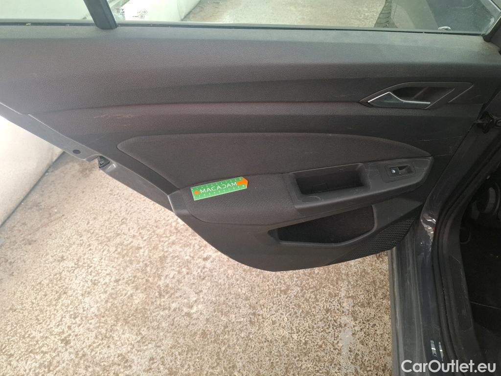 Volkswagen  Golf  VOLKSWAGEN / 2020 / 5P / Berline 1.0 eTSI OPF 110 DSG7 Life Business #20