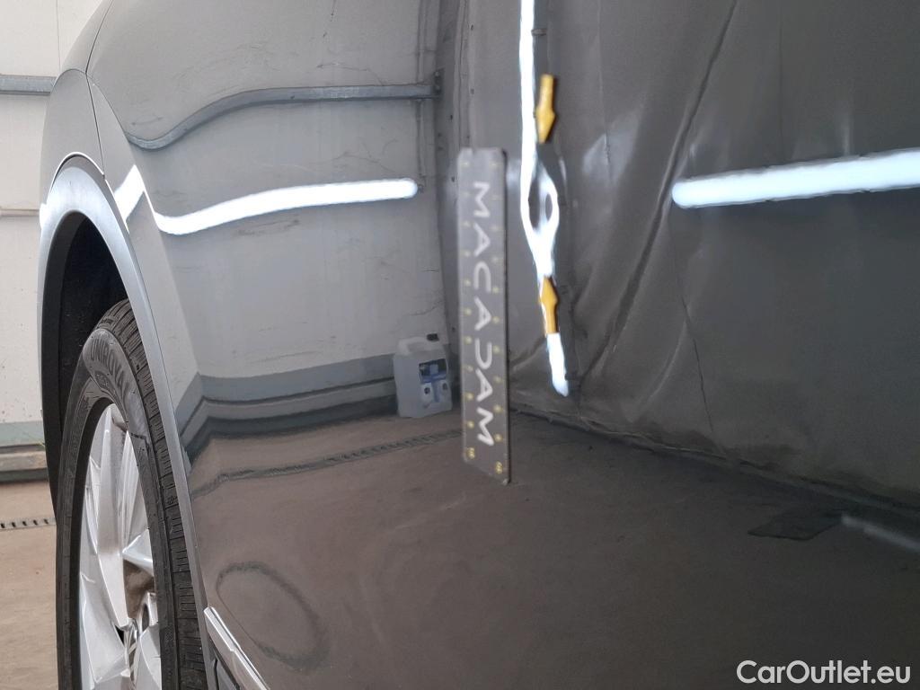  Volkswagen  Tiguan VOLKSWAGEN  / 2020 / 5P / SUV 1.5 TSI 150 DSG7 Elegance #17