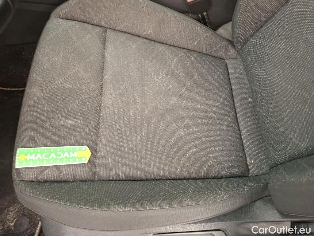  Volkswagen  Golf  VOLKSWAGEN / 2020 / 5P / Berline 1.0 eTSI OPF 110 DSG7 Life Business #24