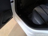  Peugeot  2008 PEUGEOT  / 2019 / 5P / CROSSOVER BLUEHDI 130 EAT8 ALLURE PACK S/S AUT. #133
