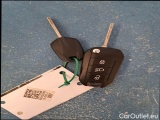  Peugeot  2008 PEUGEOT  / 2019 / 5P / CROSSOVER BLUEHDI 130 EAT8 ALLURE PACK S/S AUT. #160