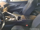  Peugeot  5008 PEUGEOT  / 2017 / 5P / SUV BLUEHDI 120 BUSINESS EAT6 S/S AUT. #126