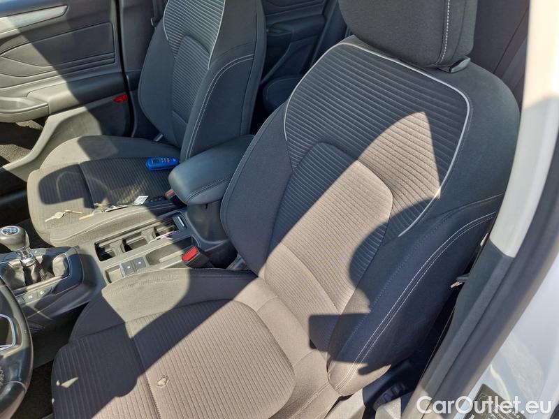 Ford  Focus   Turnier (CGE)(2018->) Foc.Kom.1.5EBl.120 Titanium #12