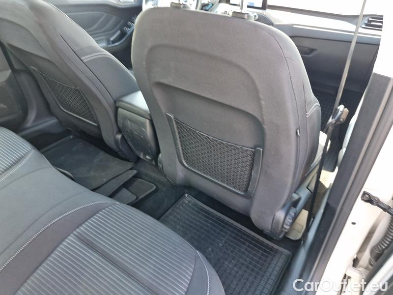  Ford  Focus   Turnier (CGE)(2018->) Foc.Kom.1.5EBl.120 Titanium #32