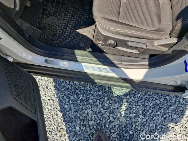  Ford  Focus   Turnier (CGE)(2018->) Foc.Kom.1.5EBl.120 Titanium #10