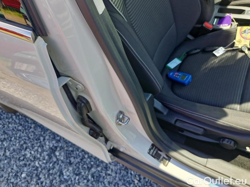  Ford  Focus   Turnier (CGE)(2018->) Foc.Kom.1.5EBl.120 Titanium #37