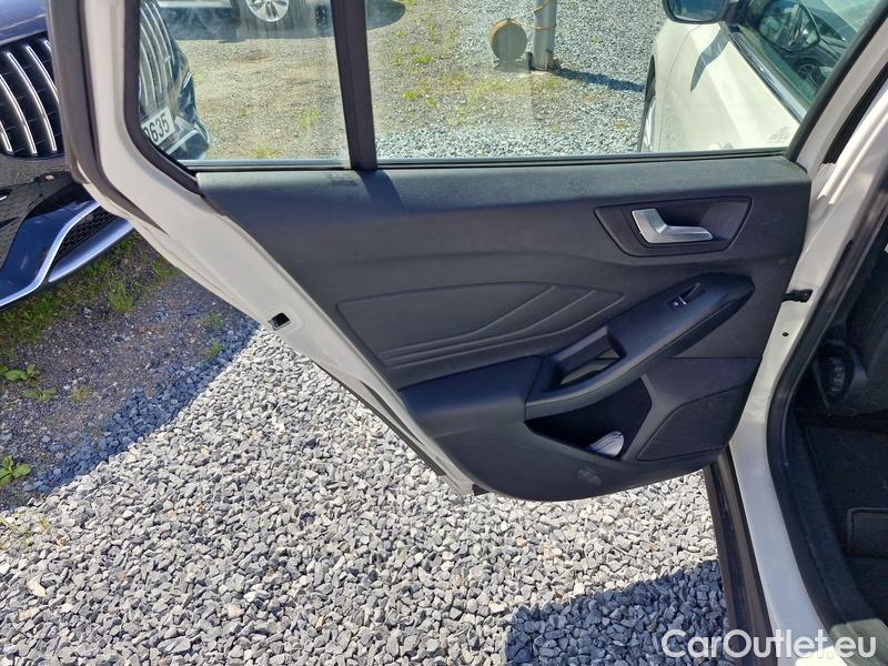  Ford  Focus   Turnier (CGE)(2018->) Foc.Kom.1.5EBl.120 Titanium #17