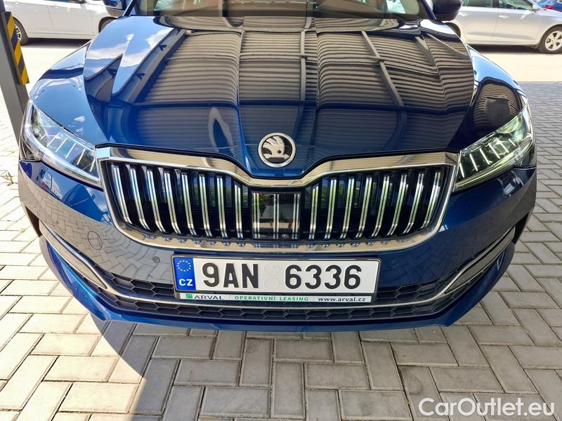  Skoda  Superb  (3V3)(2015) Supe.2.0TDI 147 L&K 4x4 Aut #3