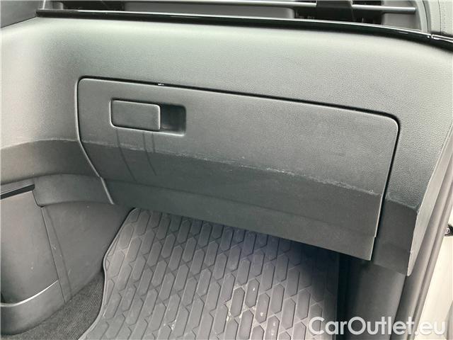  Hyundai  Staria  2.2CRDi Luxury 4x4 AT #2