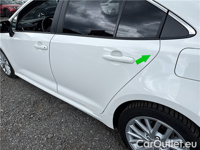  Toyota  Corolla  1.8Hyb.Comfort AT #4