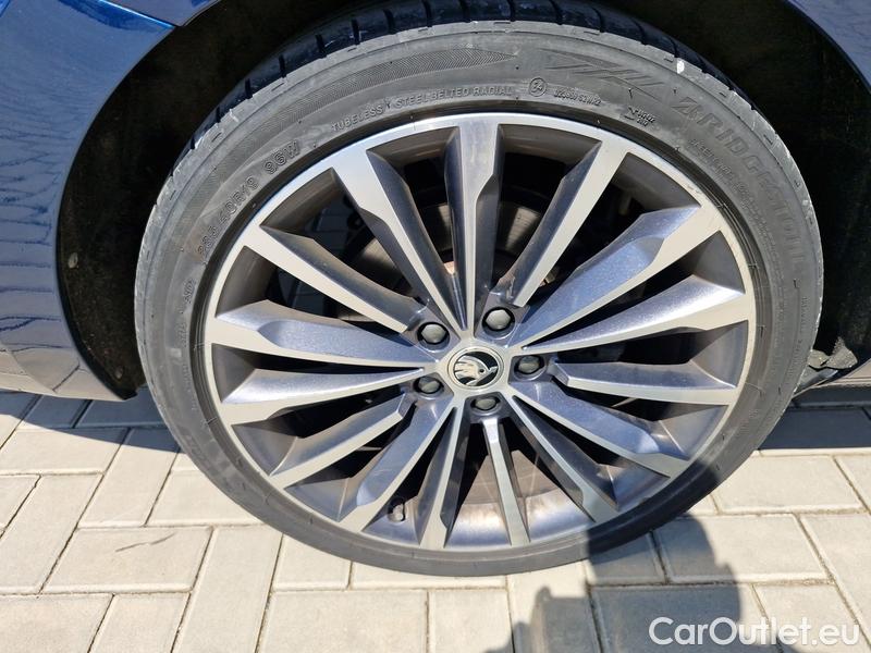  Skoda  Superb  (3V3)(2015) Supe.2.0TDI 147 L&K 4x4 Aut #16