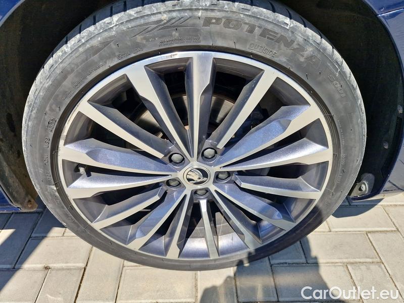  Skoda  Superb  (3V3)(2015) Supe.2.0TDI 147 L&K 4x4 Aut #18