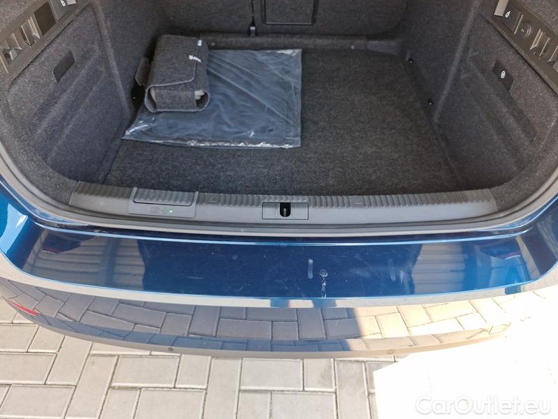  Skoda  Superb  (3V3)(2015) Supe.2.0TDI 147 L&K 4x4 Aut #15