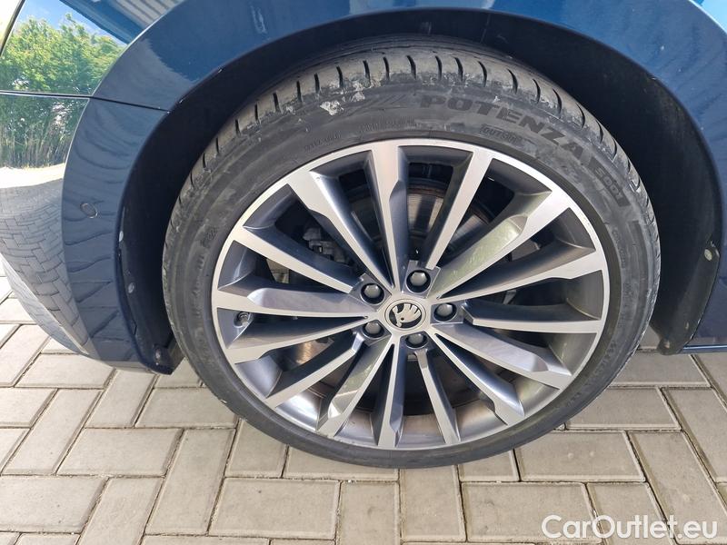  Skoda  Superb  (3V3)(2015) Supe.2.0TDI 147 L&K 4x4 Aut #4