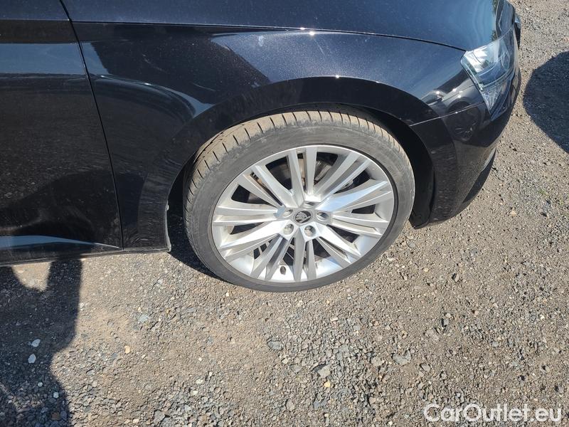  Skoda  Superb  (3V3)(2015) Supe.2.0TDI 147 Style 4x4 Aut #17