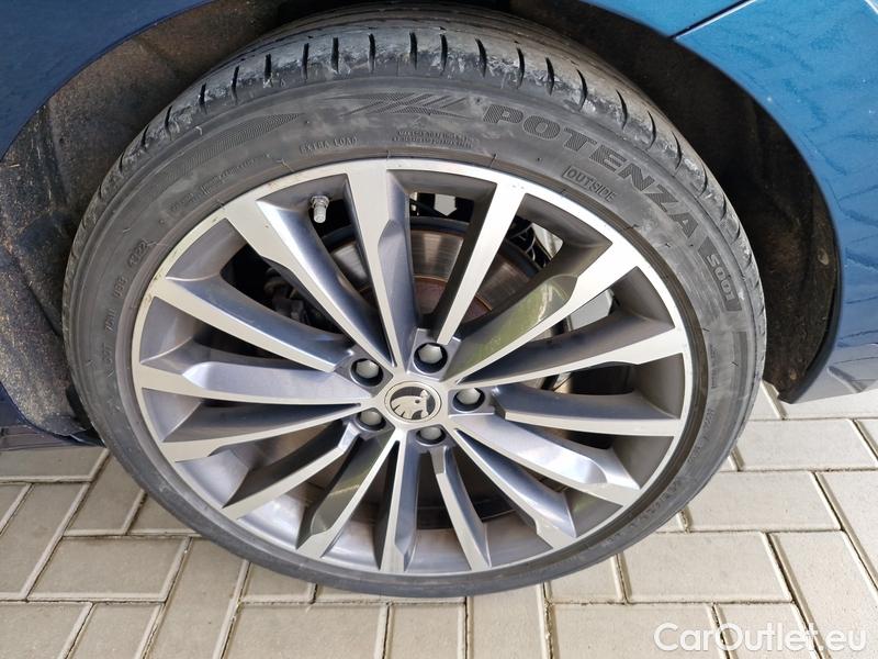  Skoda  Superb  (3V3)(2015) Supe.2.0TDI 147 L&K 4x4 Aut #13