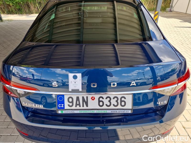  Skoda  Superb  (3V3)(2015) Supe.2.0TDI 147 L&K 4x4 Aut #19
