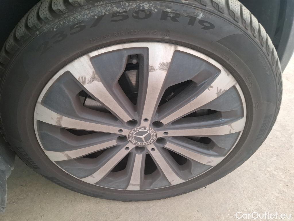  Mercedes  GLB MERCEDES-BENZ  / 2019 / 5P / SUV  200 d Business Line #15