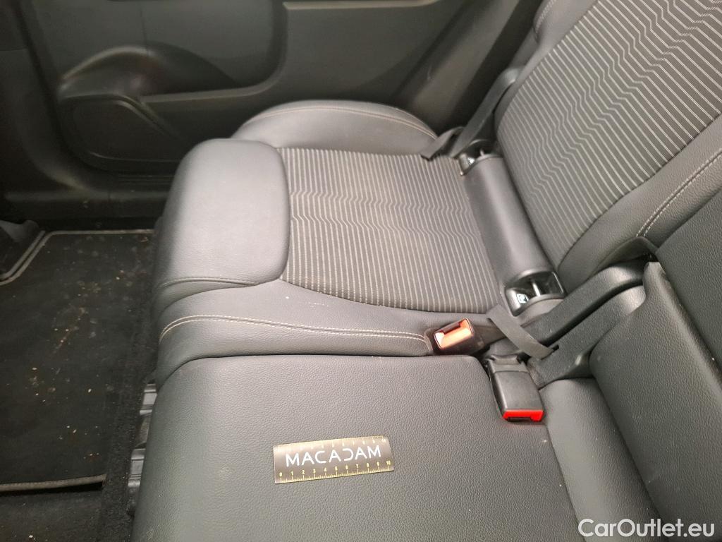  Mercedes  GLB MERCEDES-BENZ  / 2019 / 5P / SUV  200 d Business Line #41