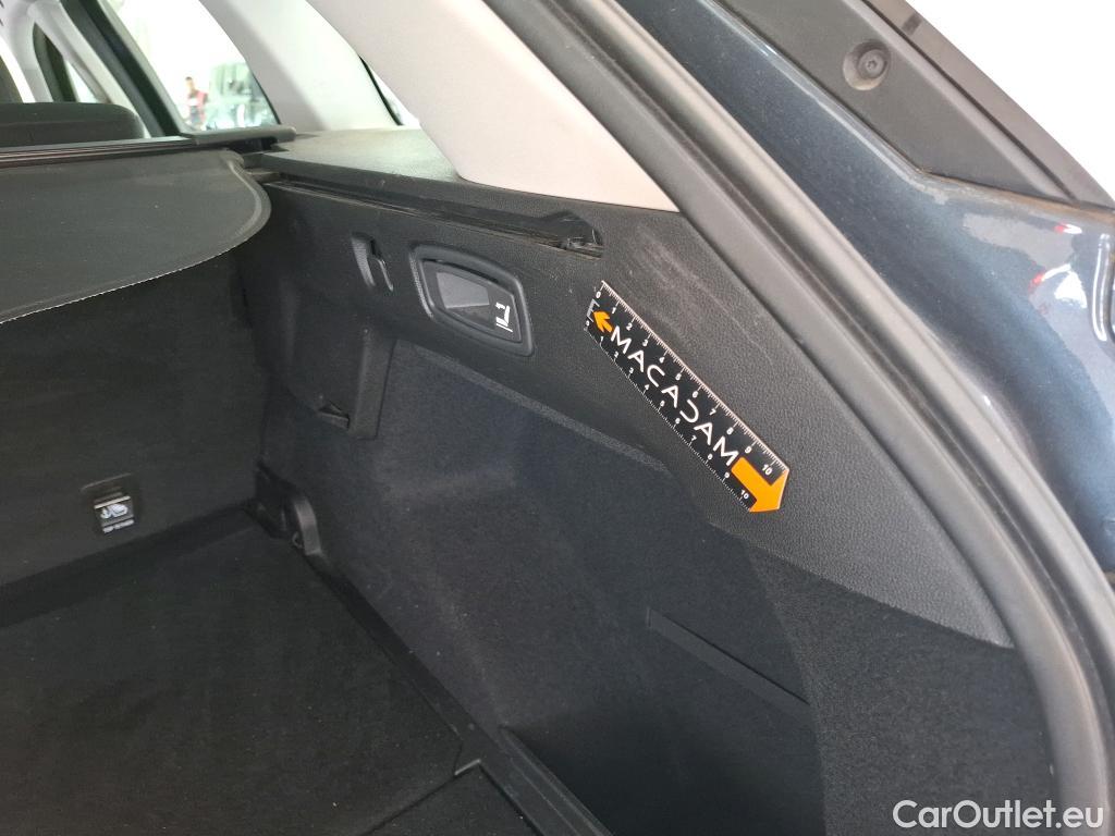  Renault  Megane RENAULT Mégane Estate / 2020 / 5P / Break Business TCe 140 EDC FAP -21B #8