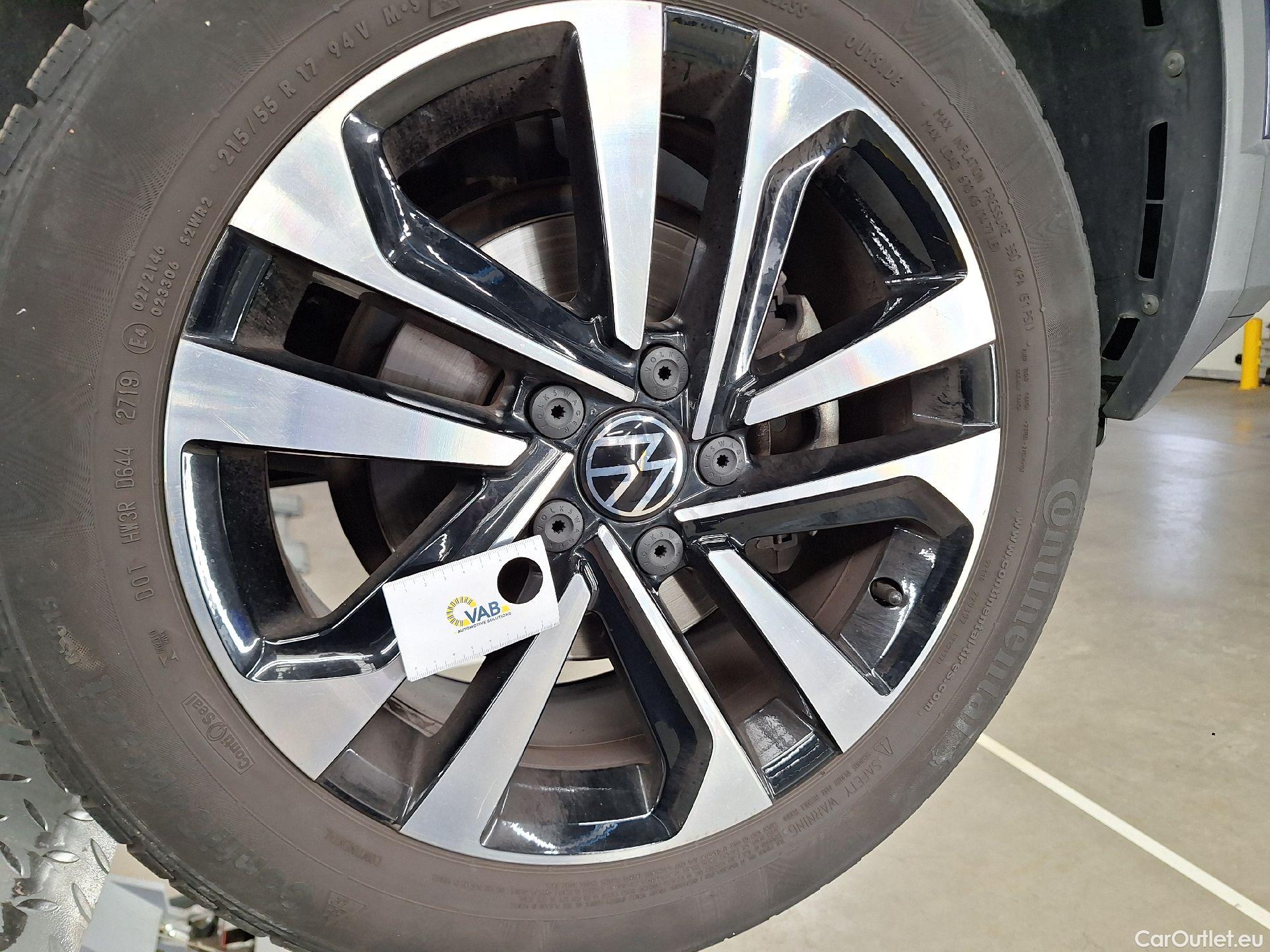  Volkswagen  T-ROC VW,  '17, Volkswagen  1.0 TSI United 5d #41