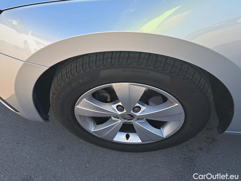  Skoda  Octavia SKODA  2.0 TDI 115 CV Manual Ambition #13
