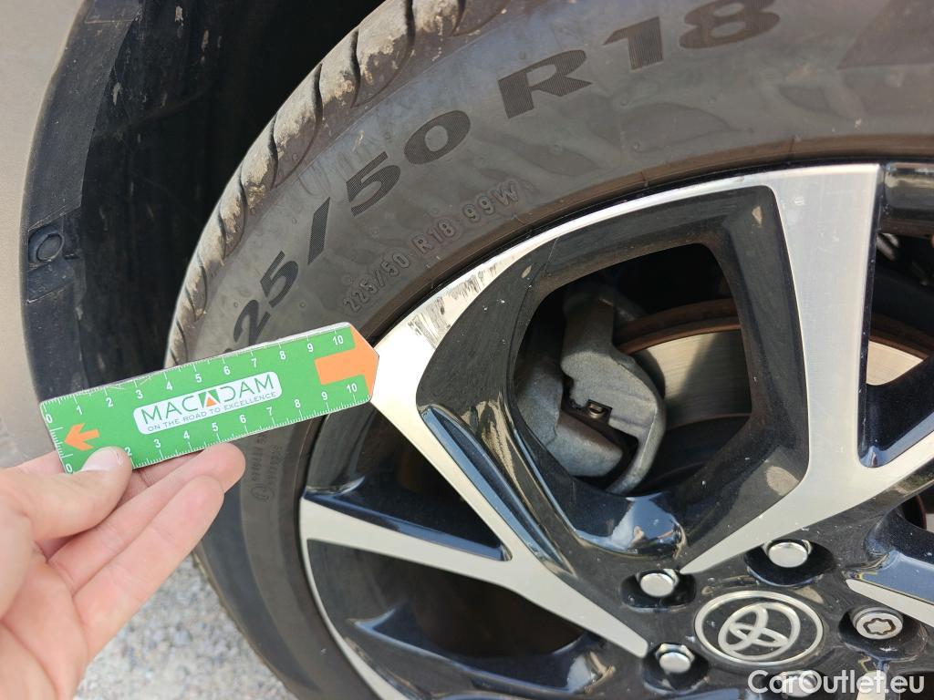  Toyota  C-HR TOYOTA  / 2019 / 5P / todoterreno 1.8 125H Advance #45