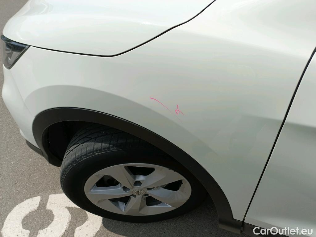  Nissan  Qashqai NISSAN  / 5P / DIG-T 140 CV E6D ACENTA  #17