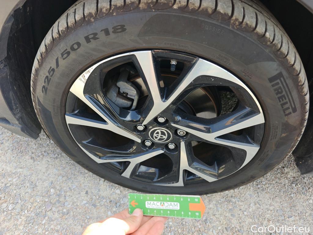  Toyota  C-HR TOYOTA  / 2019 / 5P / todoterreno 1.8 125H Advance #44