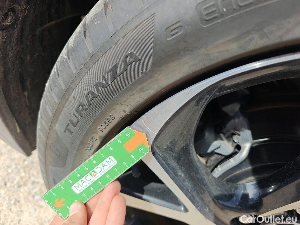  Toyota  C-HR TOYOTA  / 2019 / 5P / todoterreno 1.8 125H Advance #34