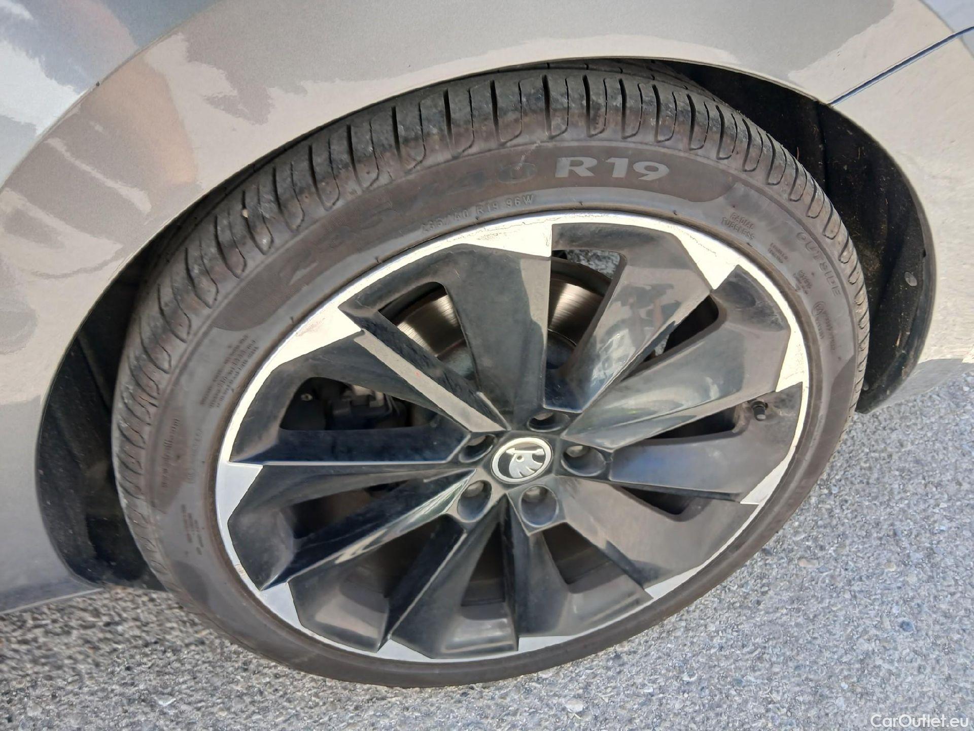  Skoda  Superb SKODA  / 5P / 2.0 TDI 200 CV DSG Sportline #15